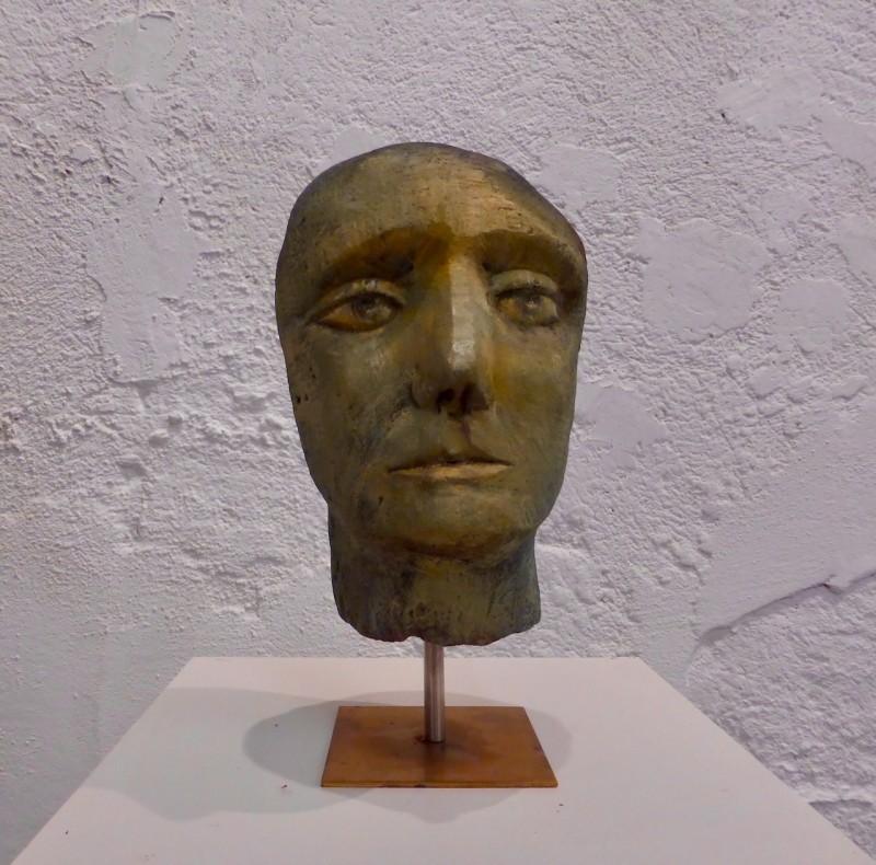 o. t. 2001  sandstein farbig gefasst  cm